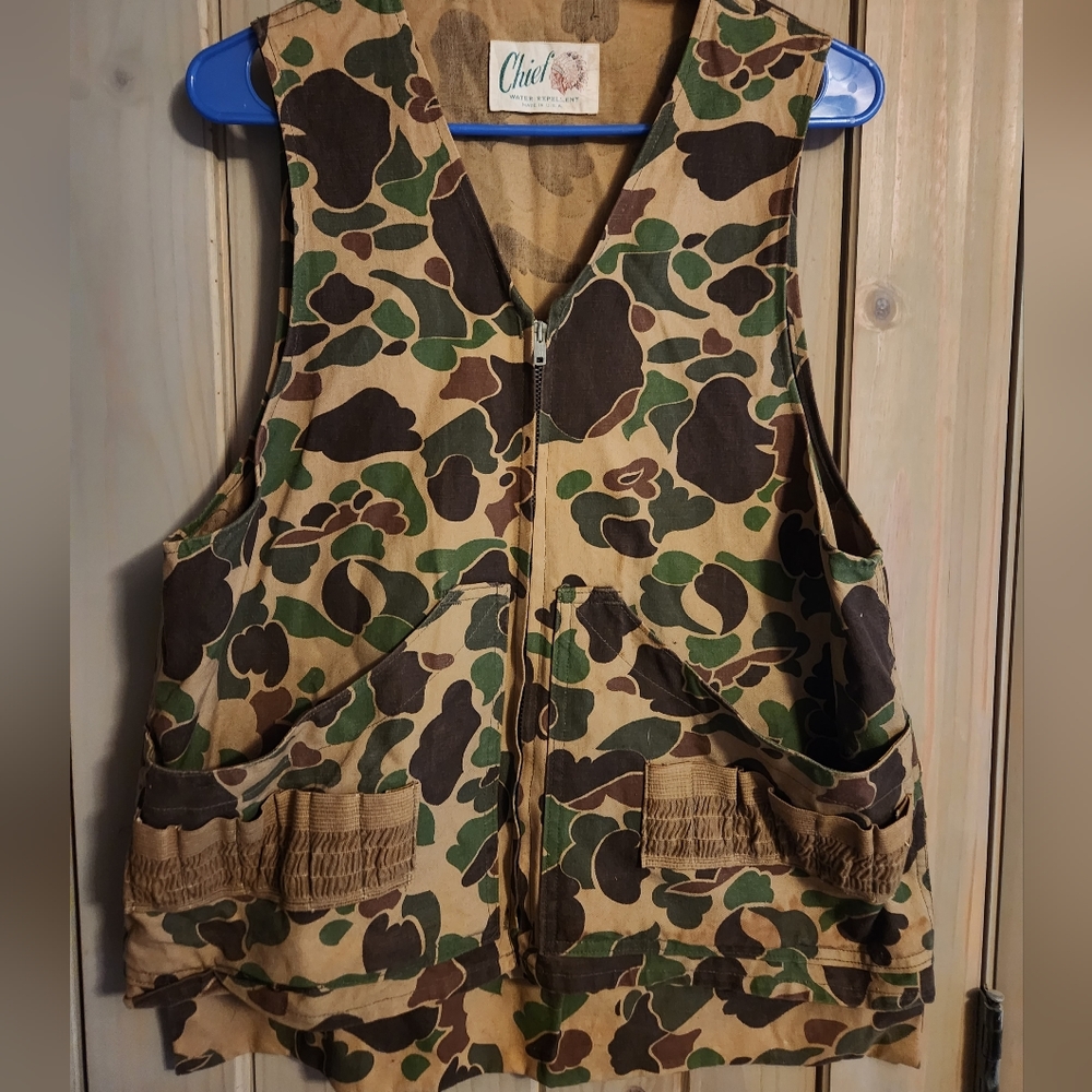 Vintage 1960s Chief Water Repellent Camo Vest Made in USA Size L